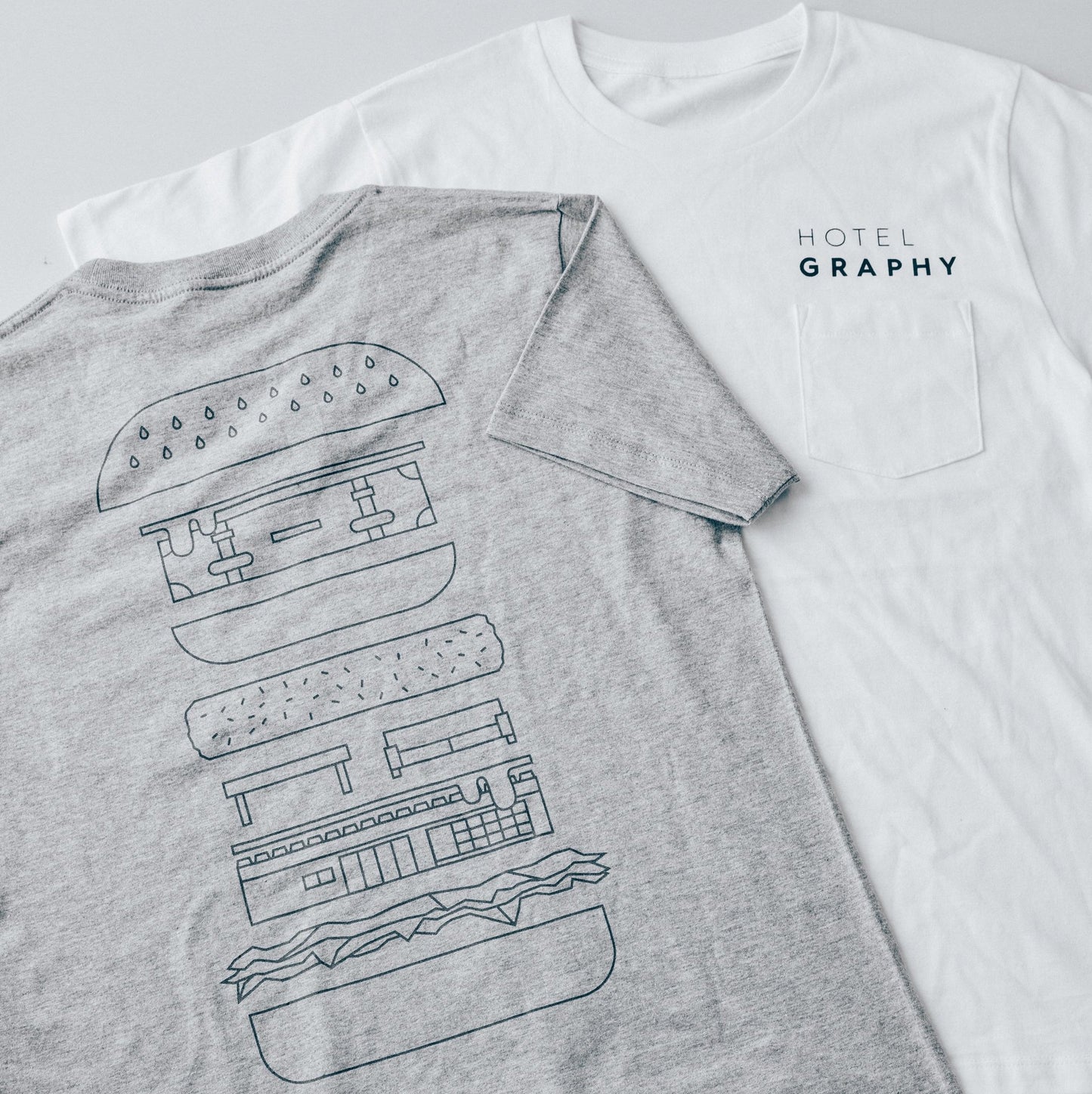 HOTEL GRAPHY シグネチャーTシャツ